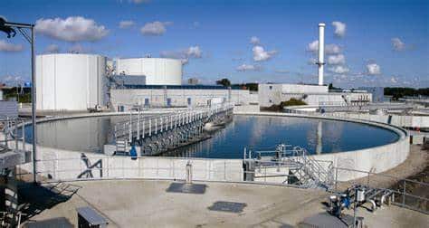 Hydradivetech water infrastructure services, showcasing design and maintenance for distribution systems and treatment plants.